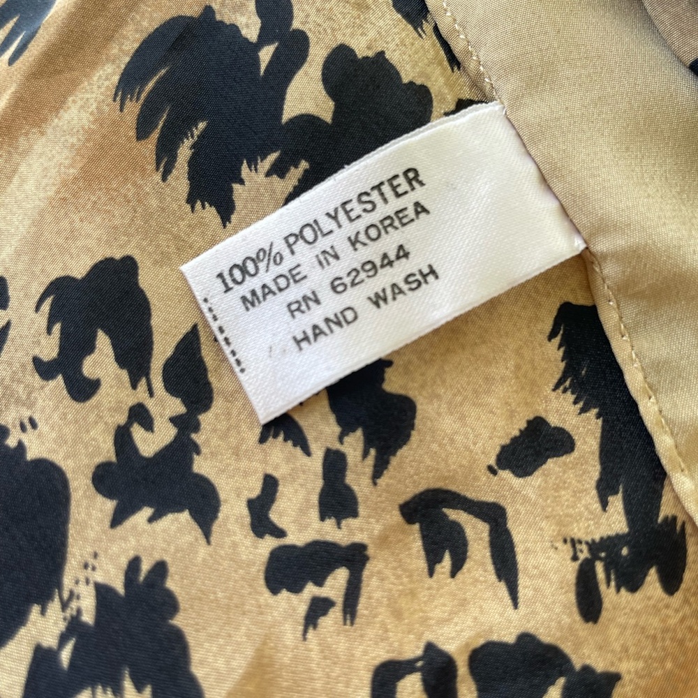 Vintage Scarf Leopard Print Korea 60” Square - Picture 4 of 4